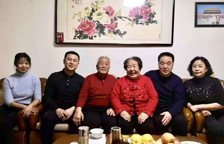 大年三十下午,走进山西焦煤集团西山煤电一户祖孙三代都是共产党员
