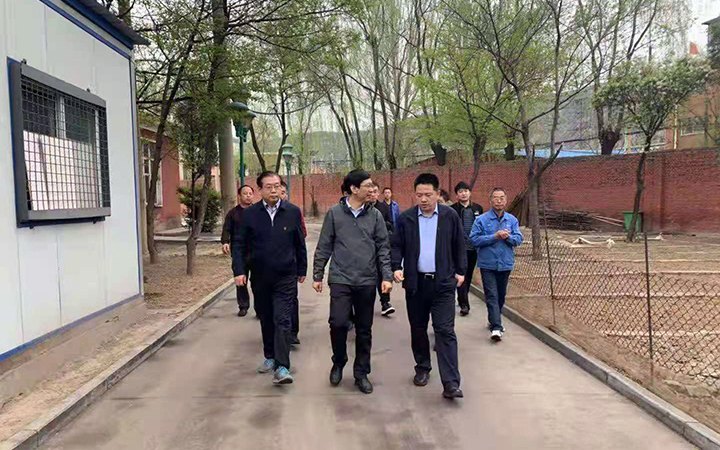 古交市副市长张敏到镇城底矿进行环保督察