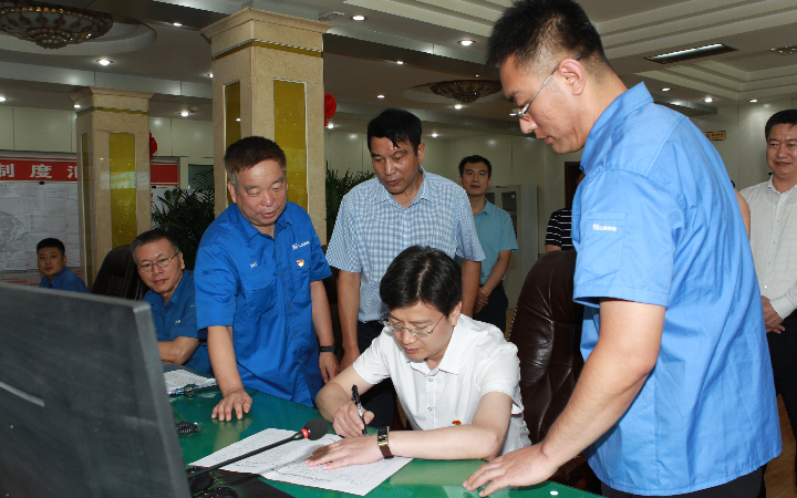 太原市副市长公安局局长葛波蔚到杜儿坪矿督导安全生产工作