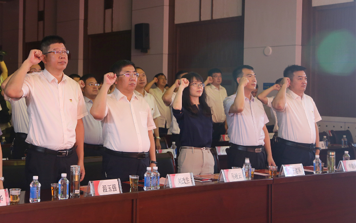 马凌云参加西铭矿安全宣传咨询日活动