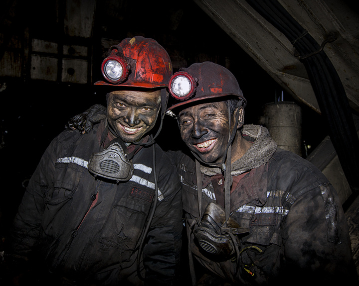 西山煤电多个文艺作品在山西煤炭系统安益杯第十一届职工书法美术摄影